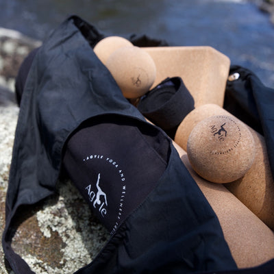 Agyle Yoga kit bag in black to hold all your yoga essentials. Easily grab your gear and head to class.